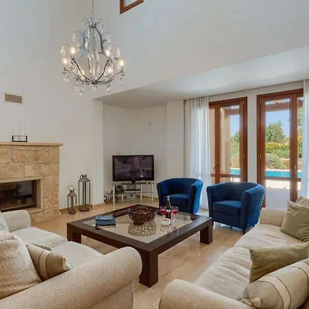 Aphrodite Hills Superior Superior 0135 Air Conditioning 5 Bedrooms Villa *