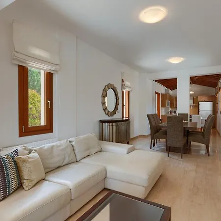 Aphrodite Hills Superior Superior 0135 Air Conditioning 5 Bedrooms *