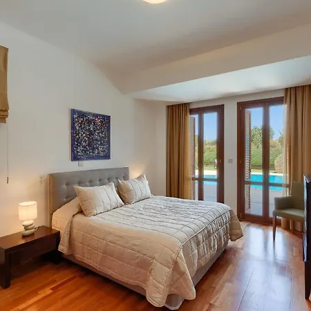 Aphrodite Hills Superior Superior 0135 Air Conditioning 5 Bedrooms Villa *