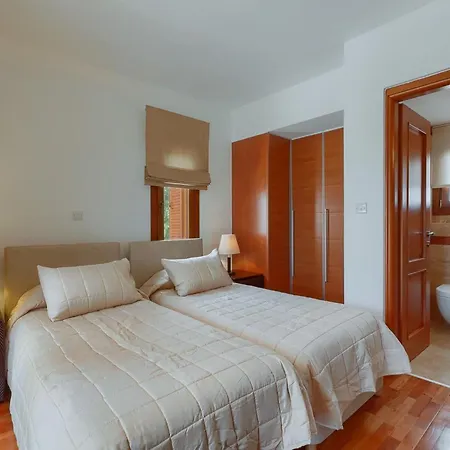Aphrodite Hills Superior Superior 0135 Air Conditioning 5 Bedrooms Вилла *