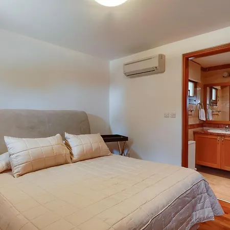 Aphrodite Hills Superior Superior 0135 Air Conditioning 5 Bedrooms *