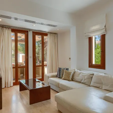 Aphrodite Hills Superior Superior 0135 Air Conditioning 5 Bedrooms Villa