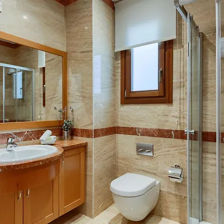 Aphrodite Hills Superior Superior 0135 Air Conditioning 5 Bedrooms ヴィラ