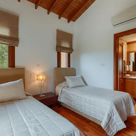 Aphrodite Hills Superior Superior 0135 Air Conditioning 5 Bedrooms パ フォス